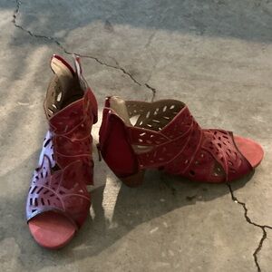 Chic Red Cutout Women's Sandals